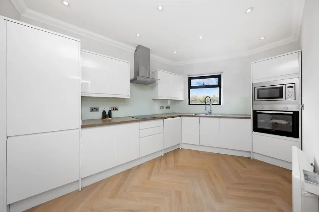 3Bed Penthouse 10Min To Wimbledon Tennis Courts-1