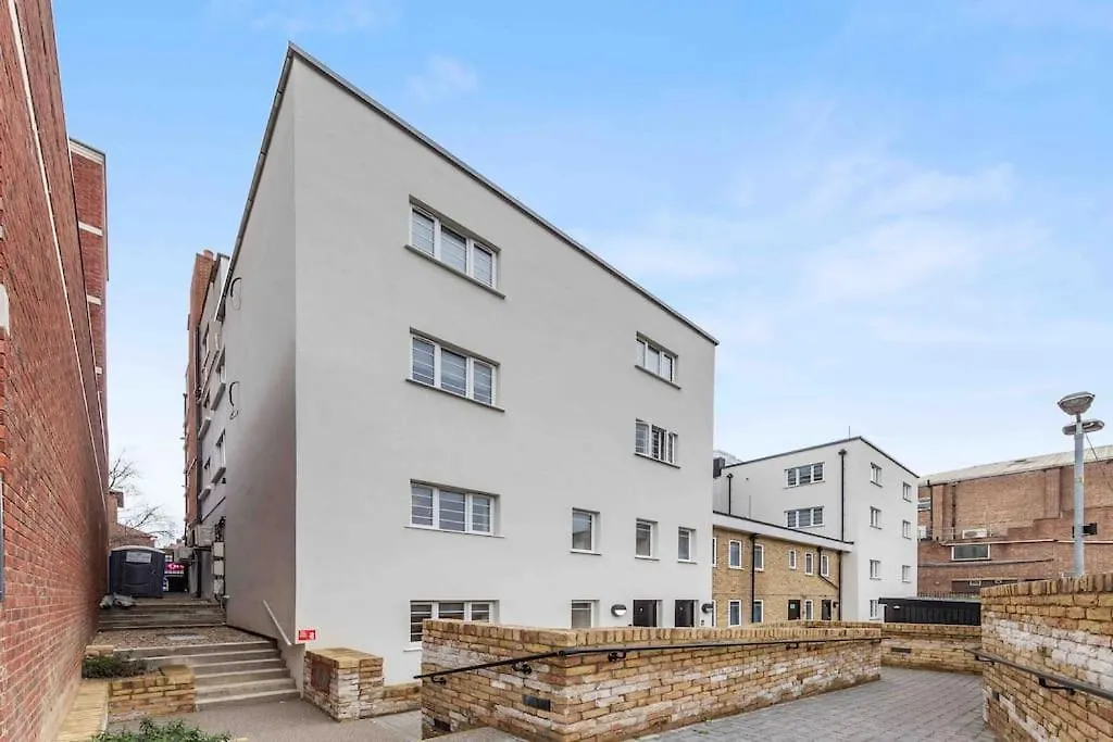 Holiday Home Sleep 8 Central London 9Elms-1