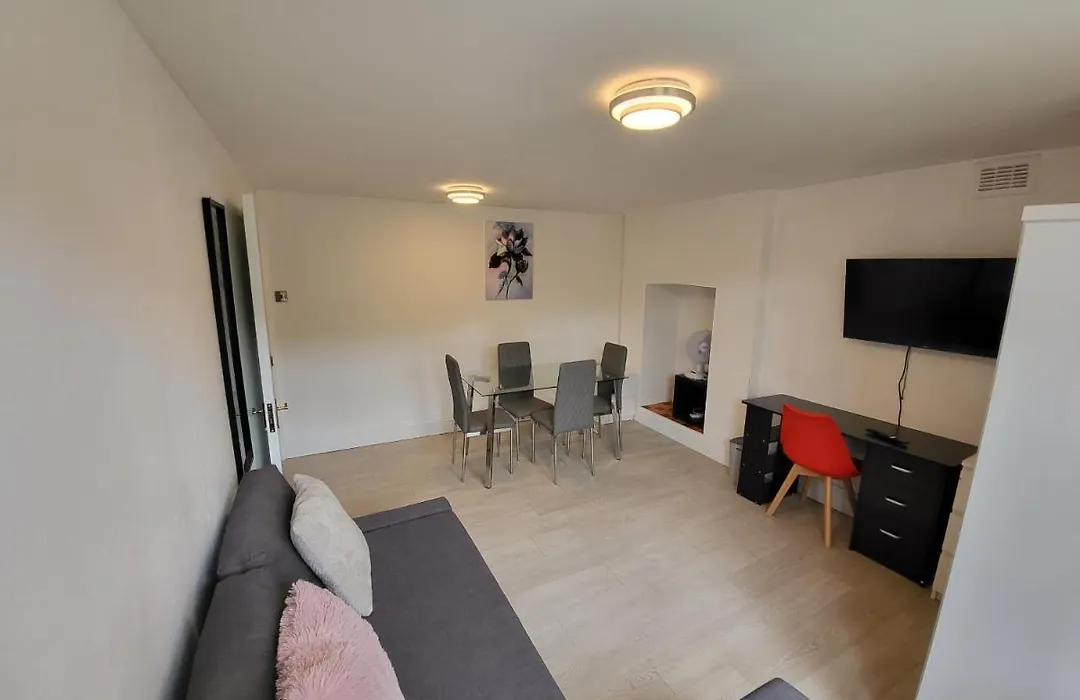 Cosy Apartment By Clapham South Underground!-1