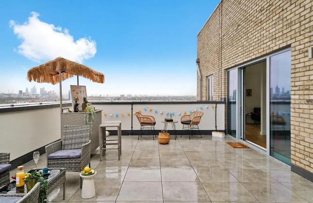 Luxury Penthouse London With Enviable Views-1