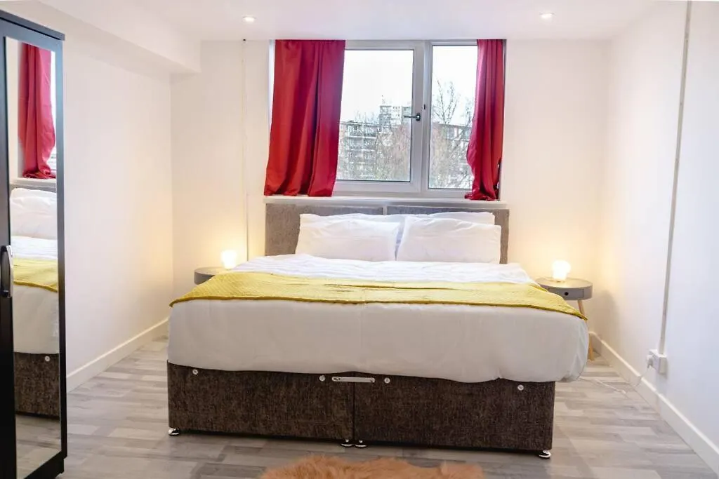 2 Bed With Free Parking-1