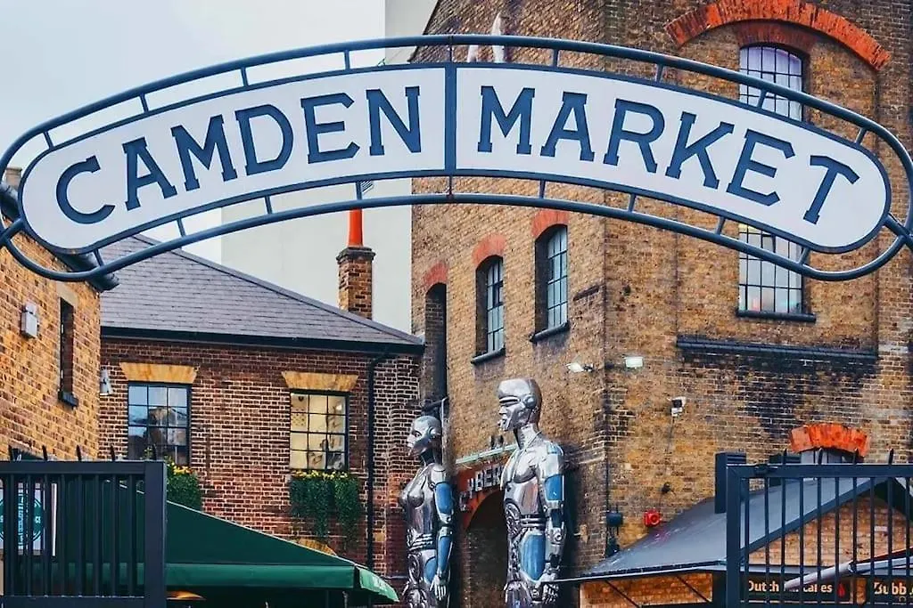 Entire 2-Bedroom Flat In Camden-1