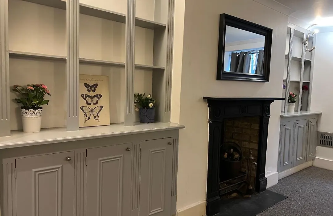 Entire 2-Bedroom Flat In Camden-1