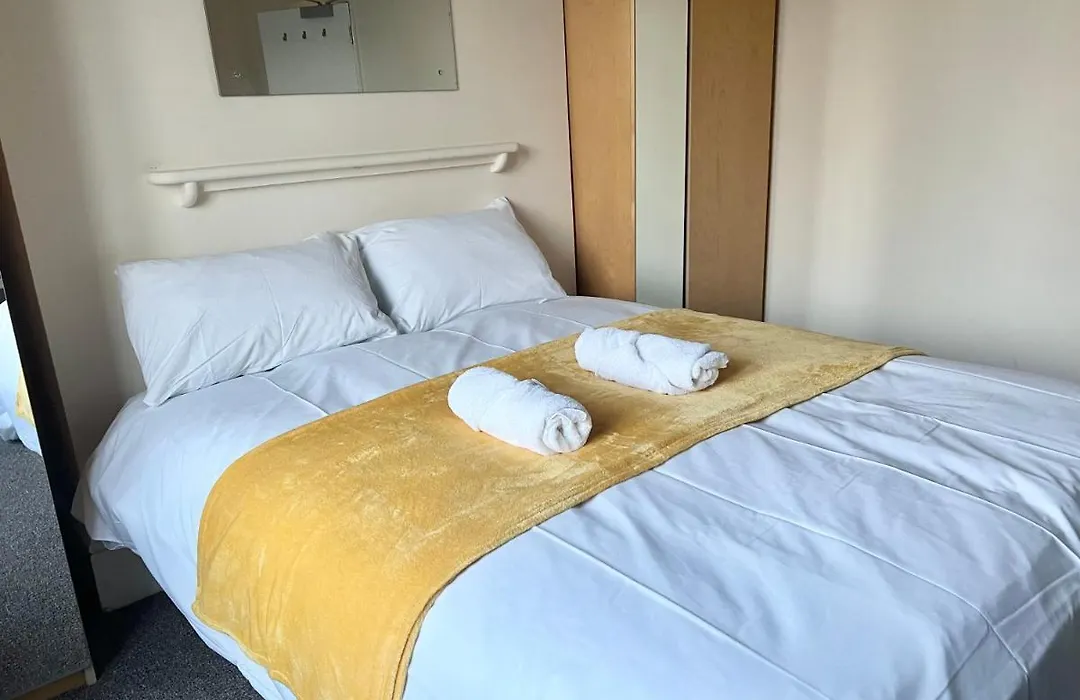 Aldgate Holiday Rooms-1