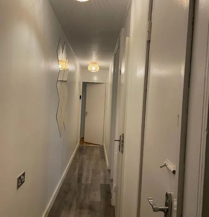 Two Bedroom Flat In Greenwich Near The 02-1