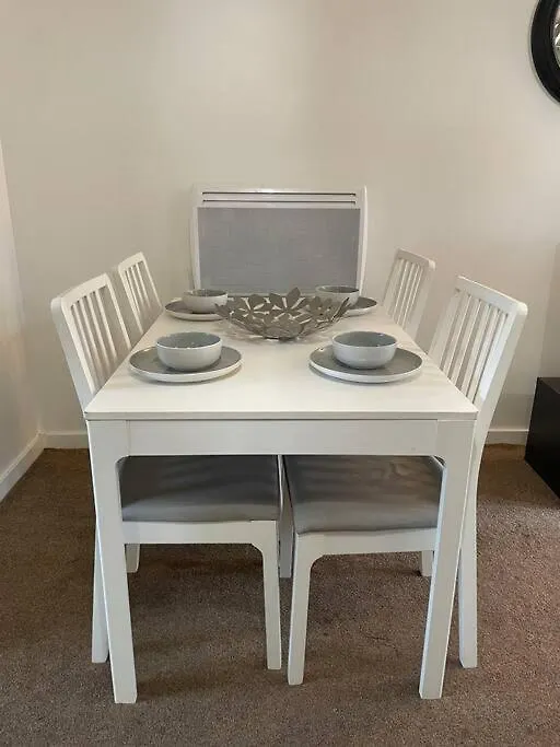 Cosy One Bedroom Flat In London-1