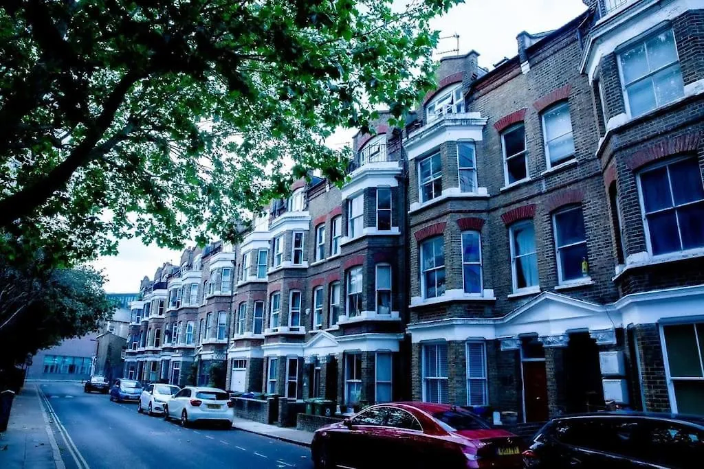 Airy, 3 Bedrooms, Ensuite , Central London Flat-1