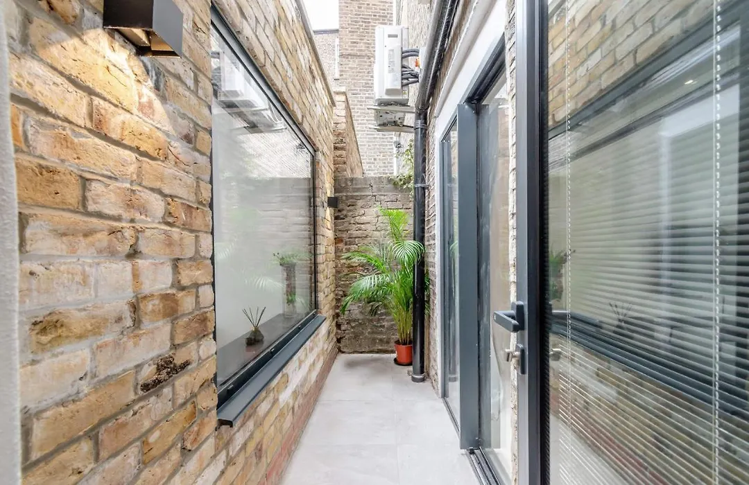 Entire Garden Flat With Parking - Portobello Road-1