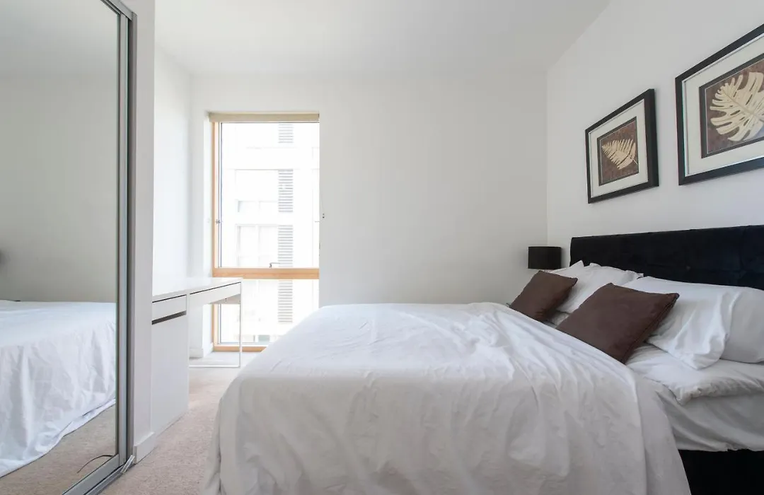 Luxury Apartment Canning Town-1