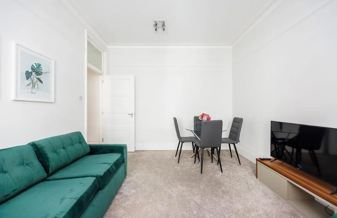Leicester Square Apartment-1