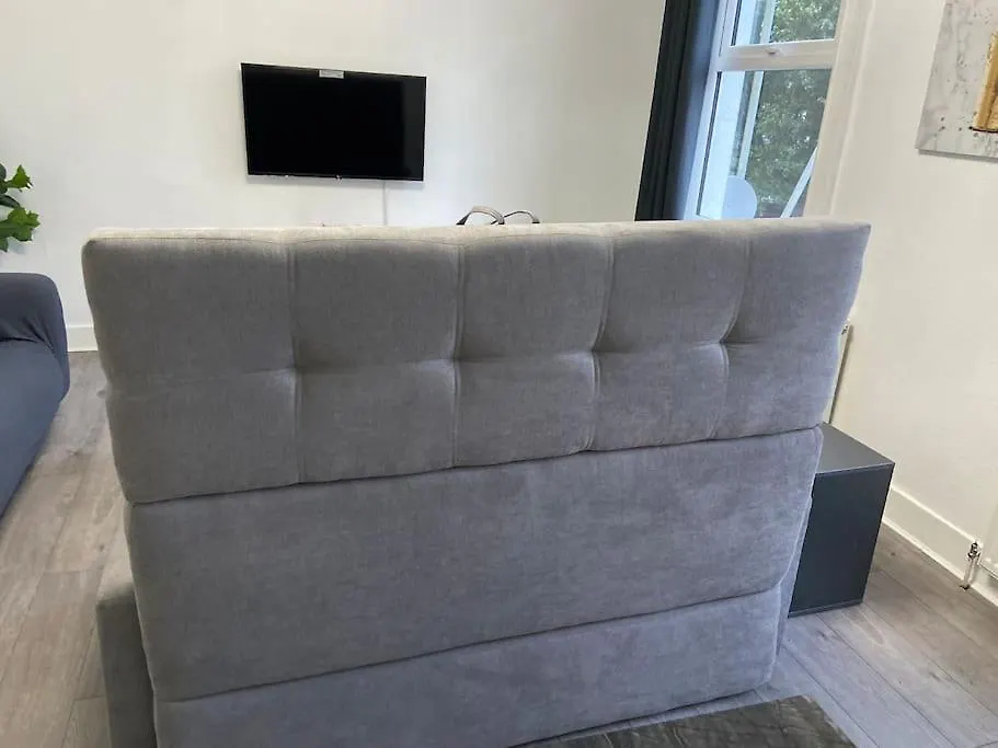 2 Bedroom Flat In London-1