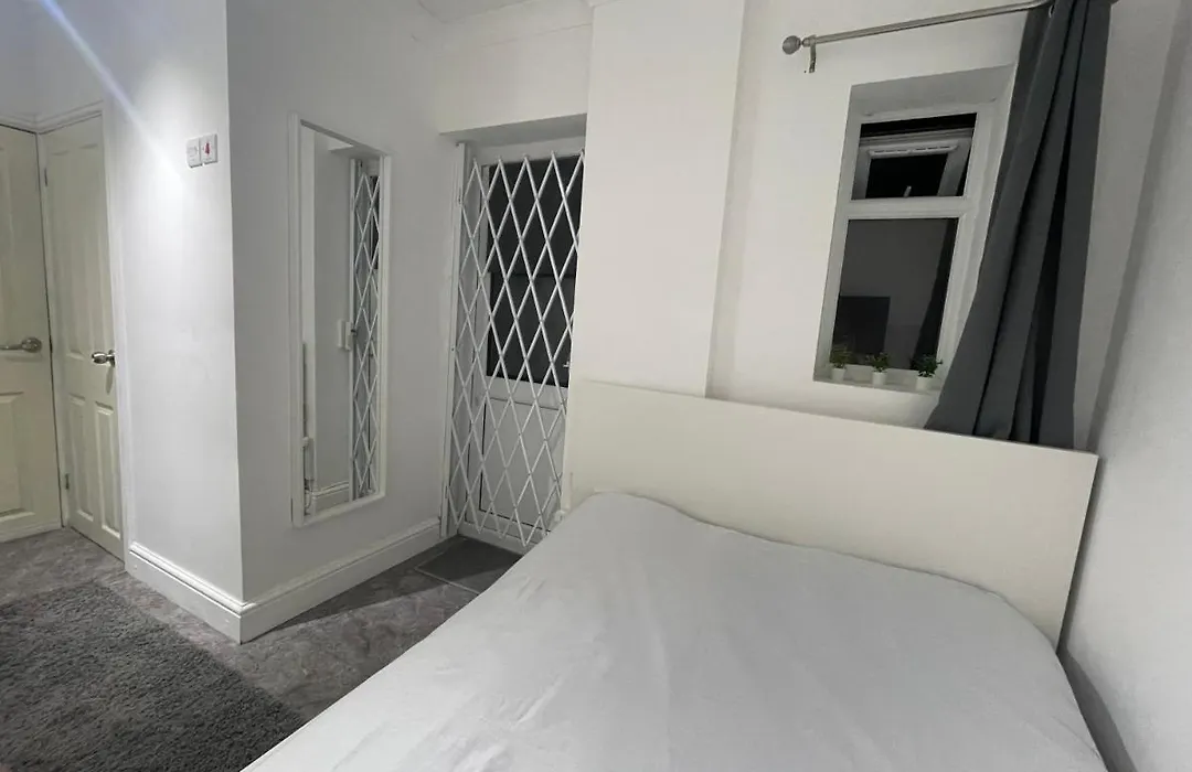 Greenwich Room-1