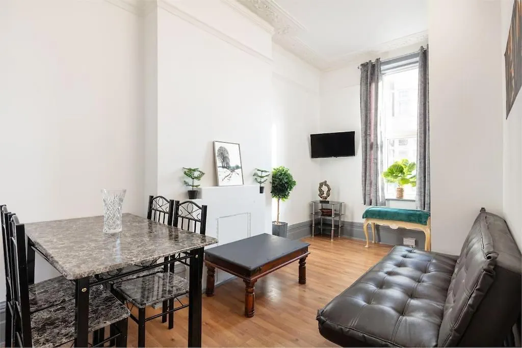 2A - Bright & Airy 2 Bed Flat - 20 Mins To Central-1