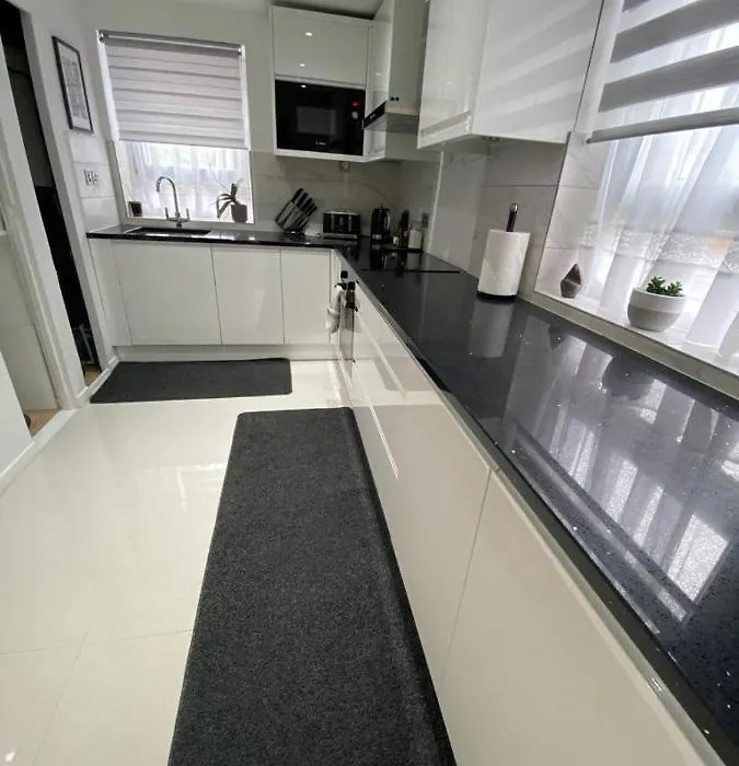 1 Bedroom Property In East London-1