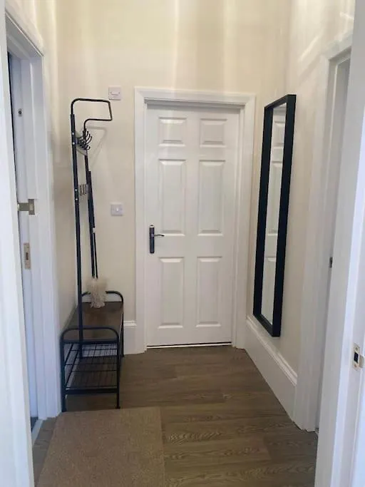 Beautiful Ground Floor Flat-1