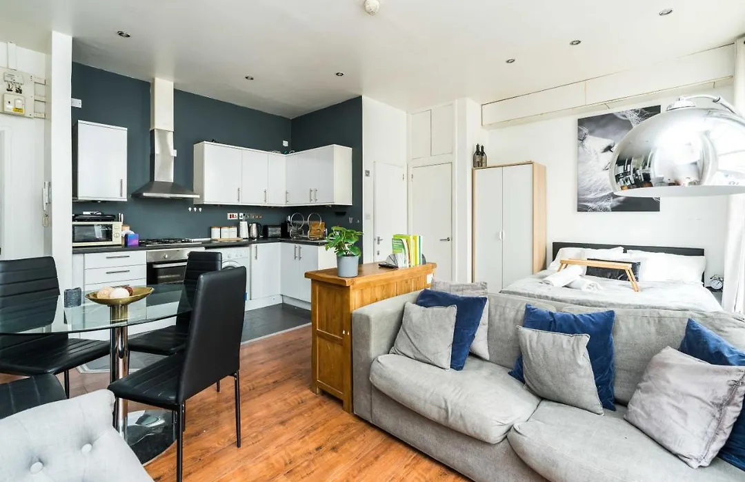 Cozy Studio / Earls Court / Kensington-1