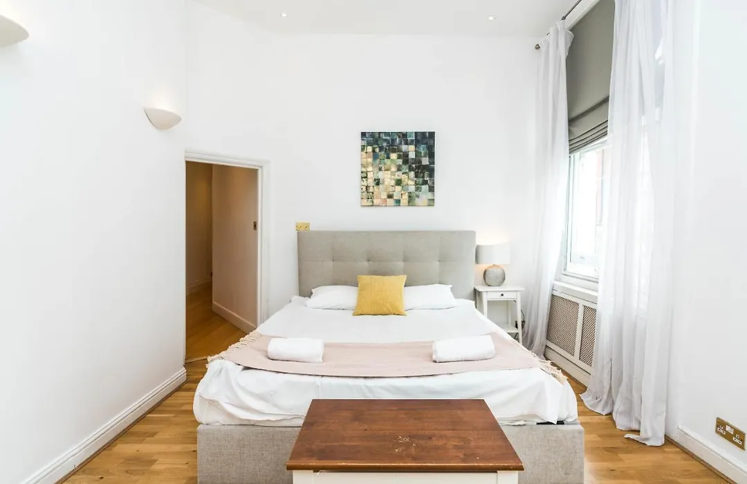 Spacious 2 Bedroom / Gloucester Road / Kensington-1