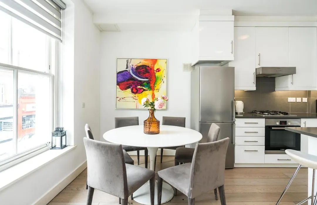 Spacious 2 Bedroom / Earls Court / Kensington-1