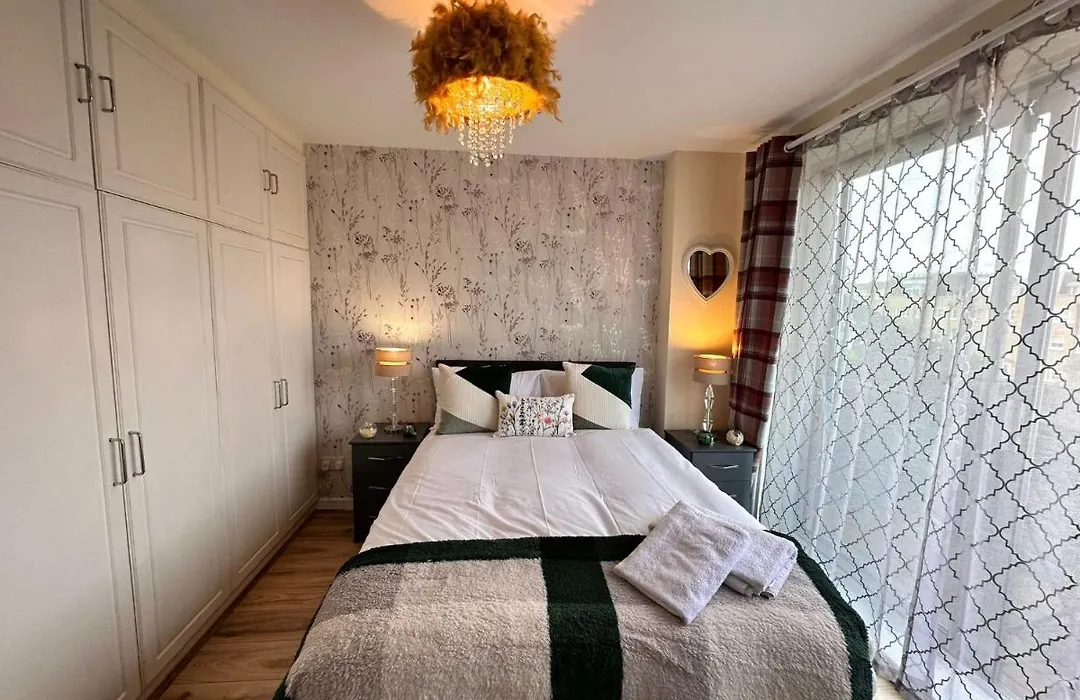 Chelsea 2-Bedroom And Living Room Apartments-1