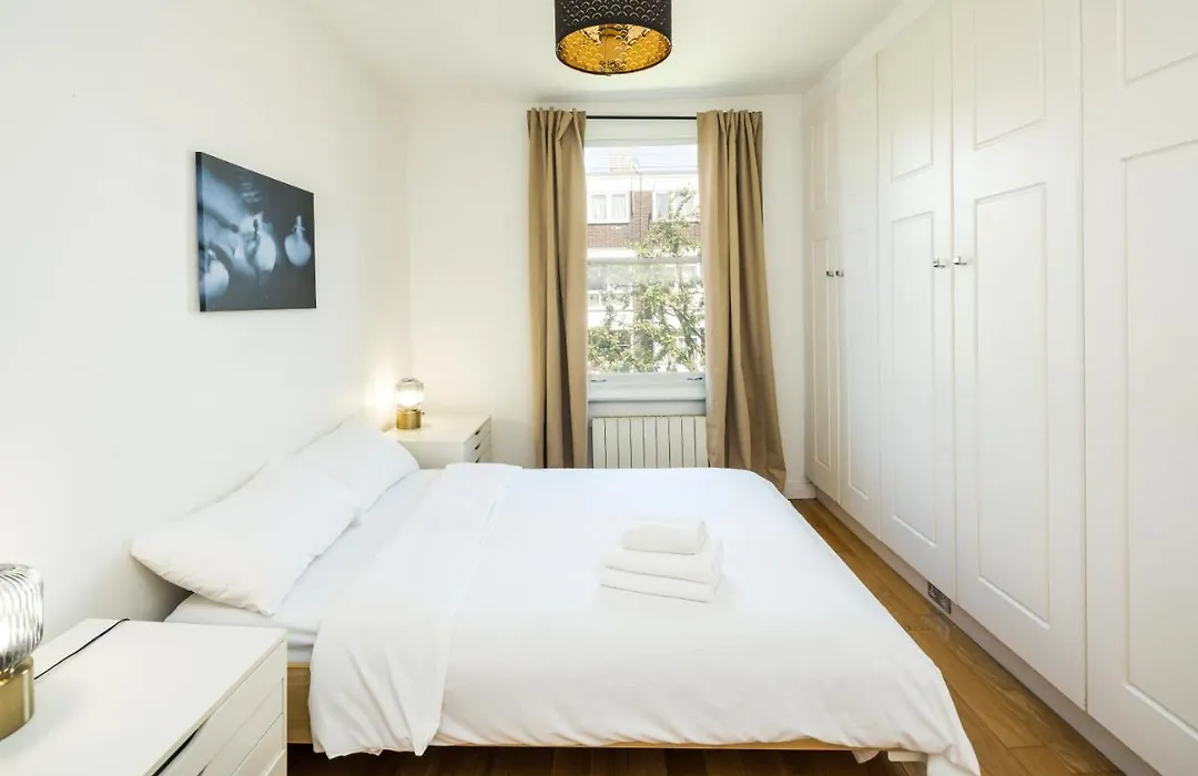 1 Bedroom Notting Hill-1