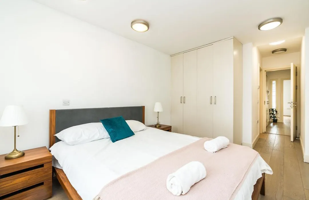 Amazing 2 Bedroom / Earls Court / Kensington-1