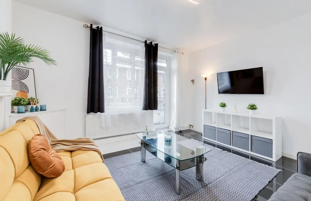 Deluxe 1 Bed Apartment - Battersea, Nine Elms & Vauxhall-1