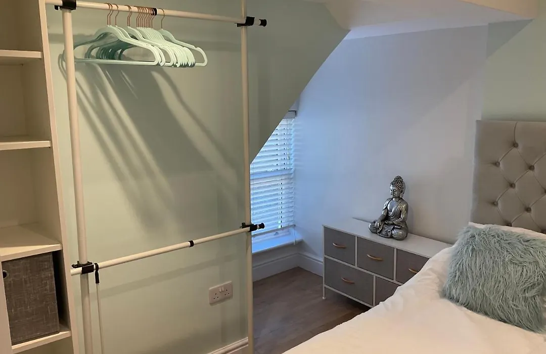 2 Bed Home From Home Apartment 41-1