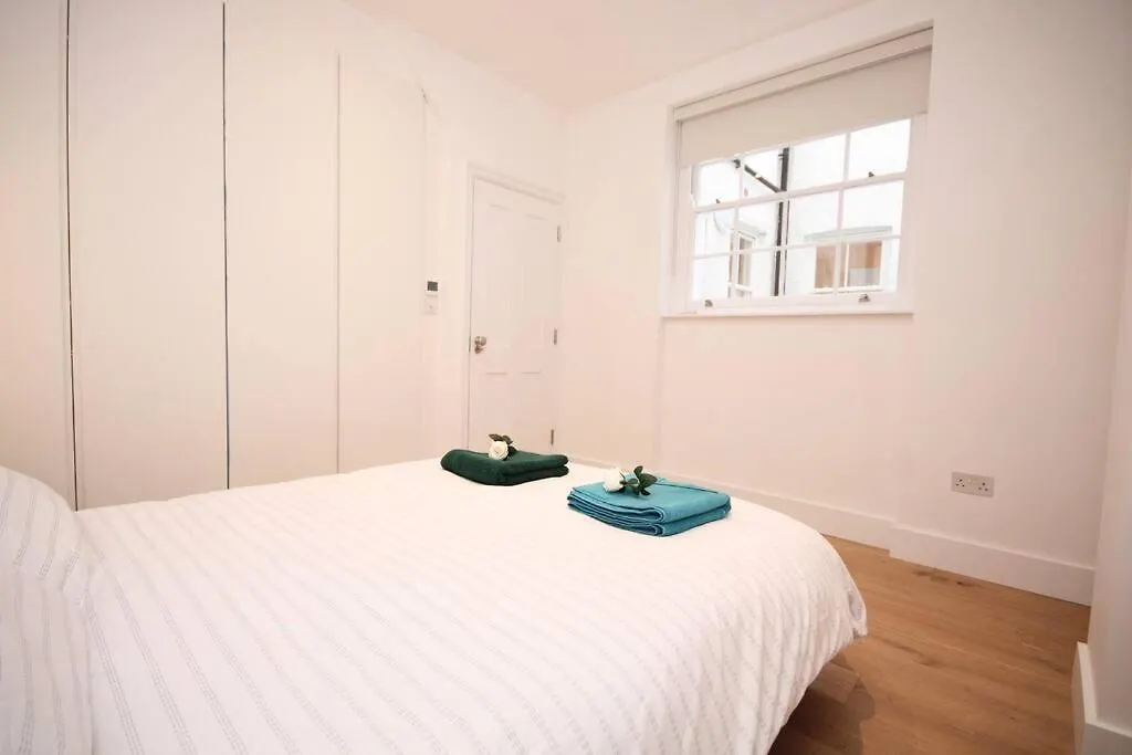 Lovely Flat In Baker Street-1