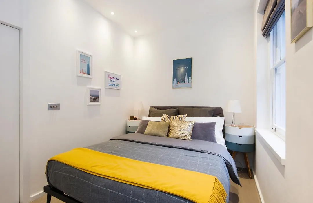 Welcome London Seven Dials-1