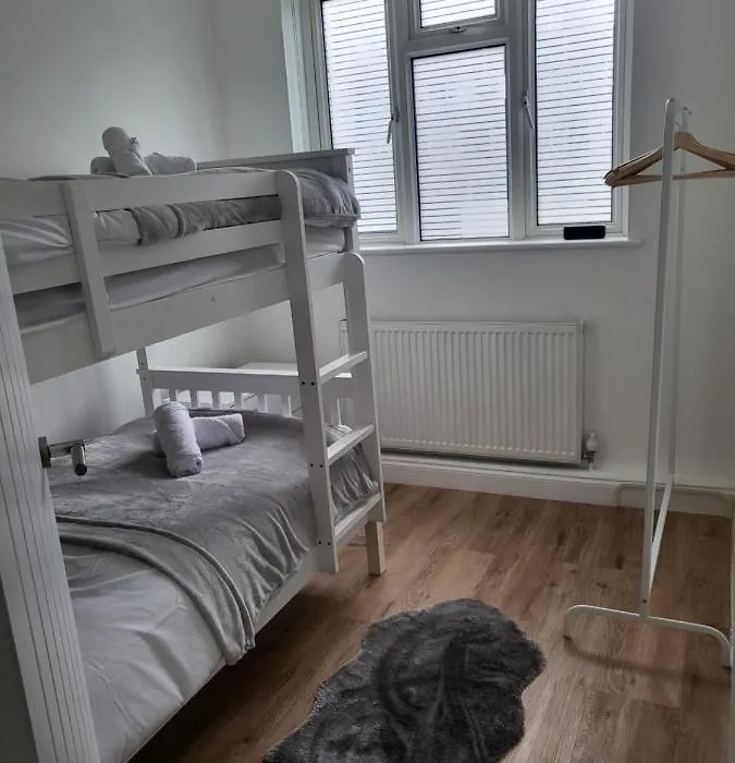 The Sydenham Snug-1