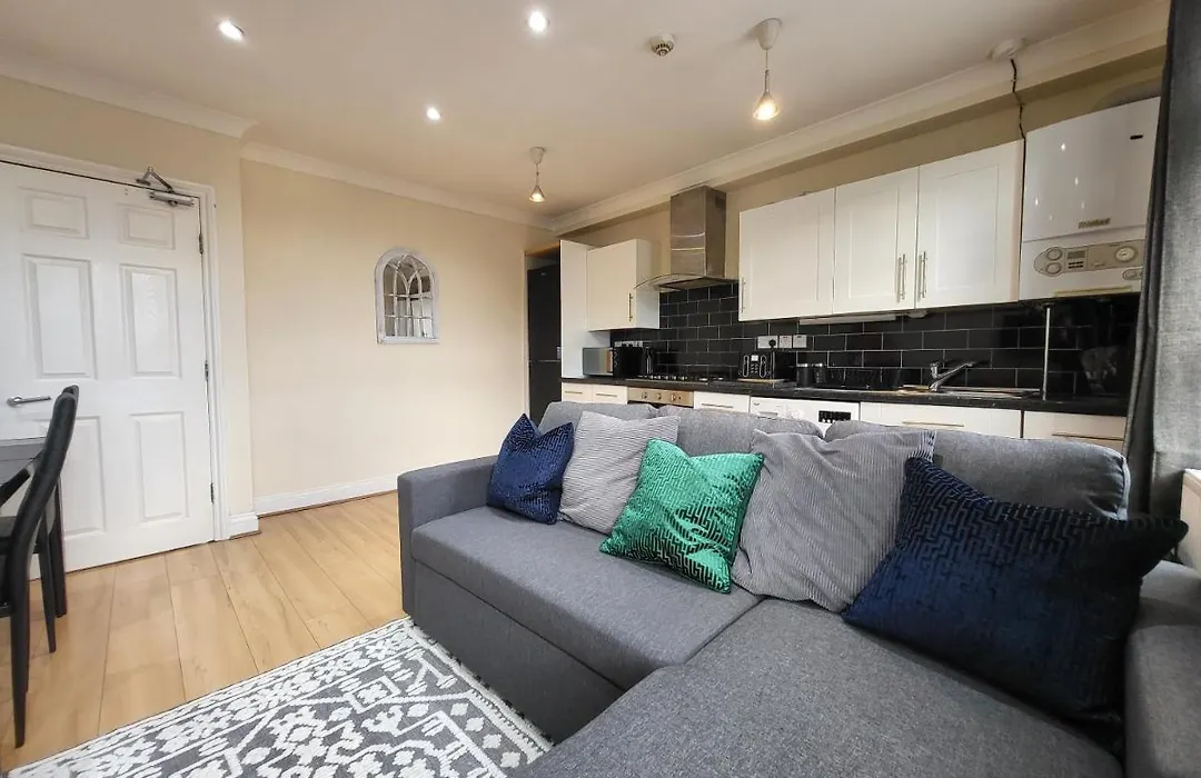 Tooting Bec Central Apartment By London Tube-1