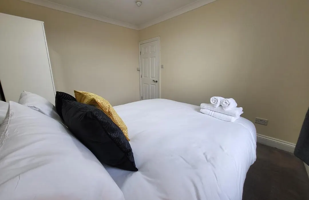 Tooting Bec Central Apartment By London Tube-1