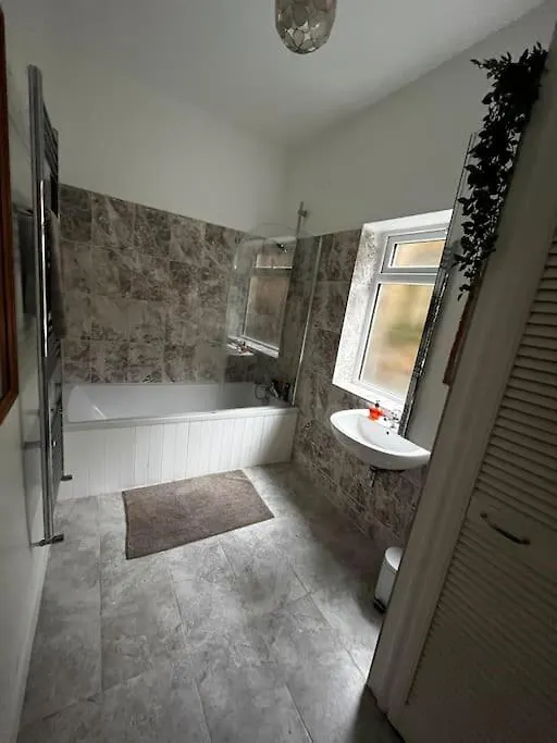 3 Bed Ground Floor Flat-1
