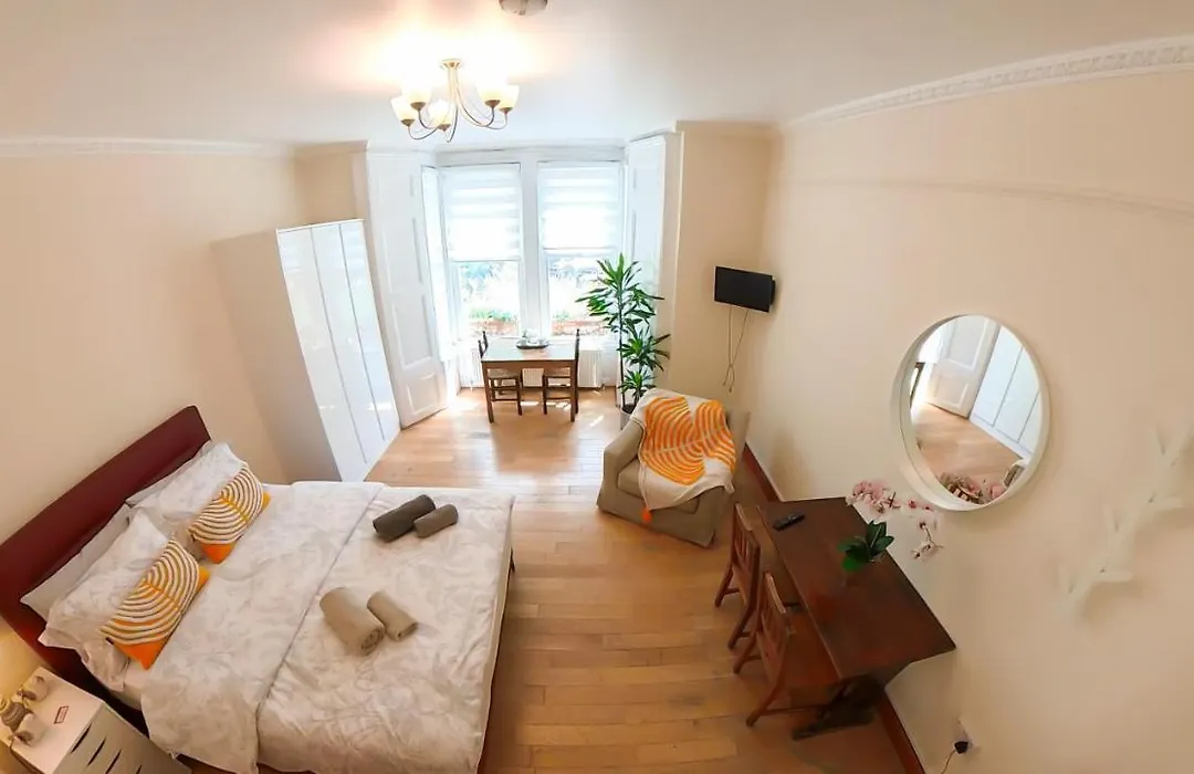 Lovely&Bright Studio Flat Close To Central London-1