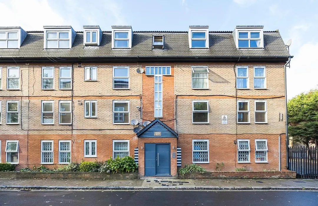 Affordable 1 Bed In Southwark-1