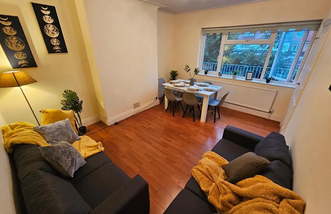 Large 4 Bedrooms Golders Green-1