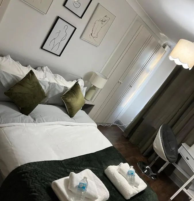 Dalston 1 Bedroom Flat-1