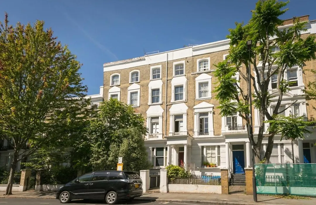 Portobello Road Artistic Studios 'BUDGET'-1