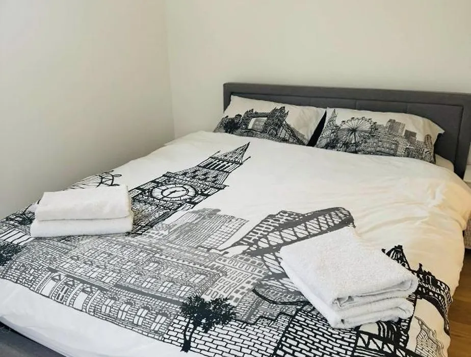 Shoreditch Apartment Free Parking-1