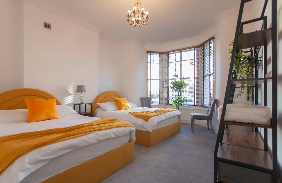 Templar large garden flat-1