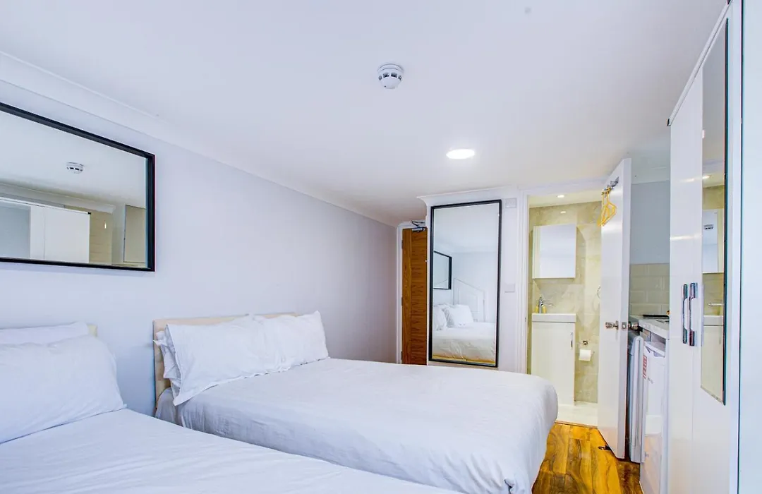Streatley Apartments-1