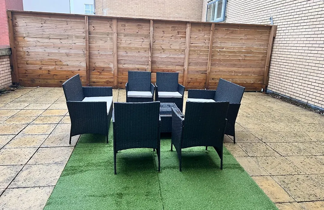 Elegant 3Br 2Bath Flat In Canary Wharf - O2 -Excel-1