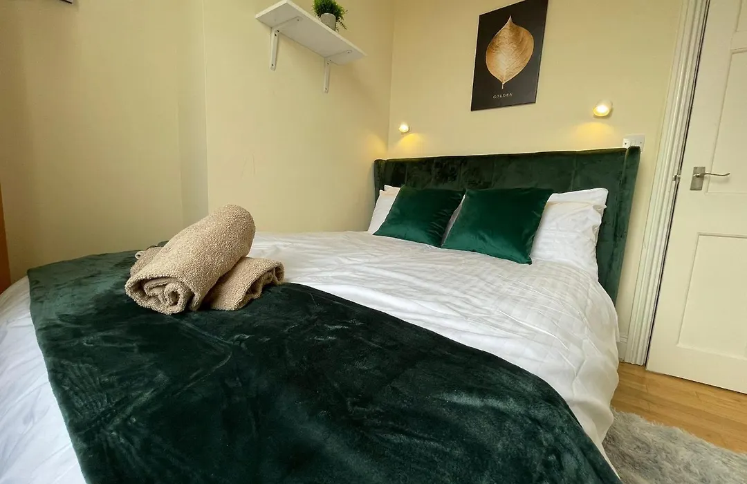 The Islington Hub Apartment-1