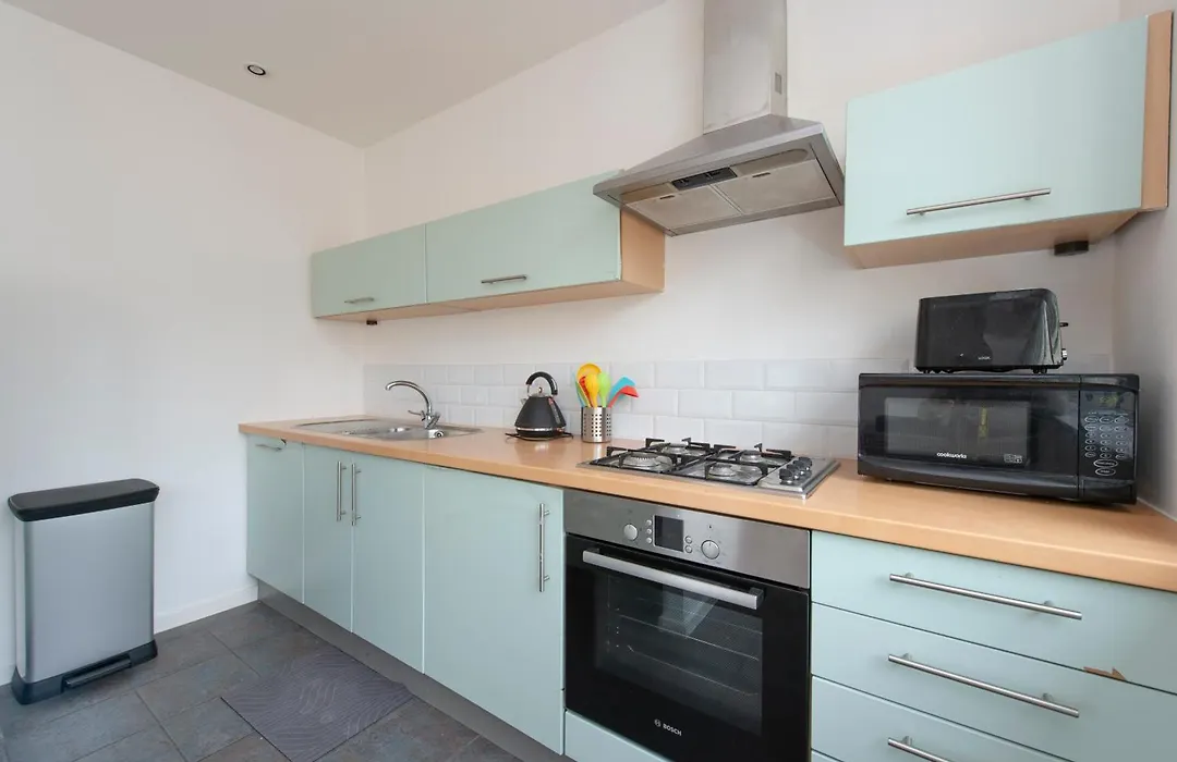 Modern Luxury Apartment By Bow Road Station-1
