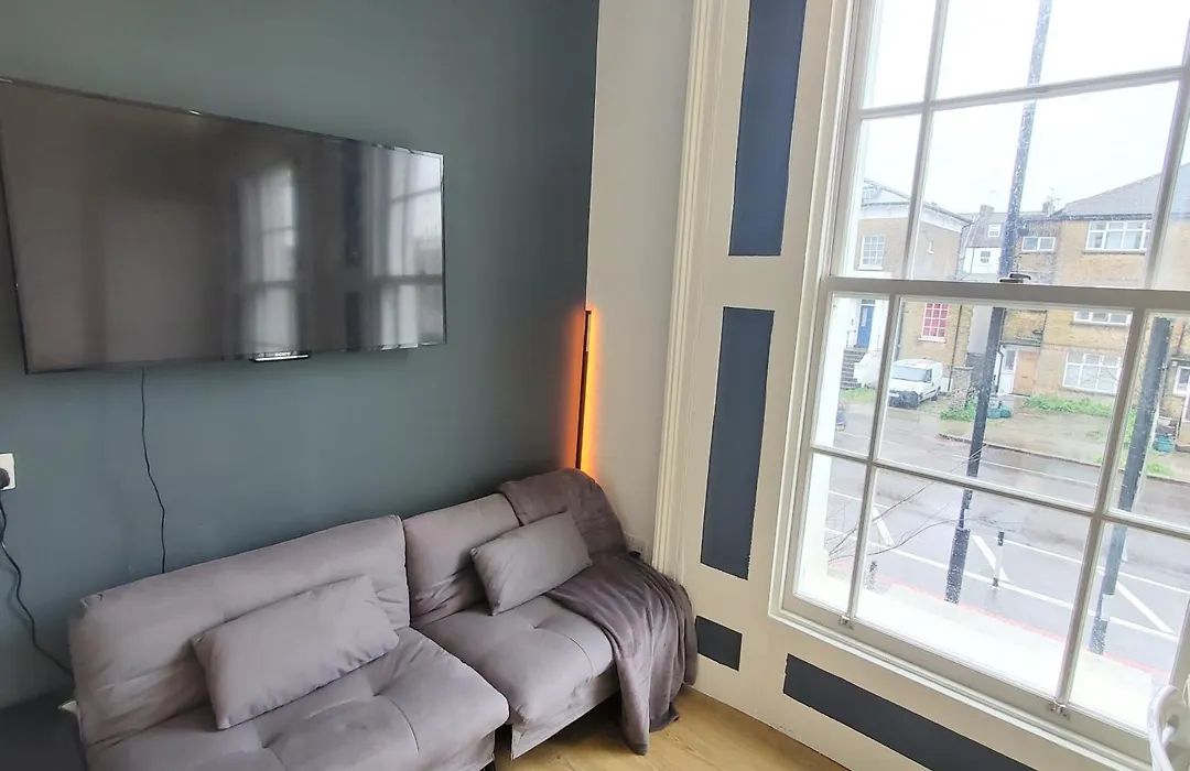 London Oasis Studio Apartment-1