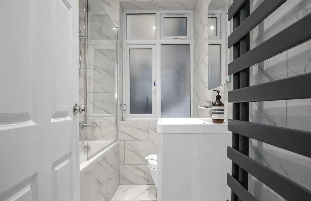 Modern 2 Bed Apartment In Prime Camden Sleeps 6-1