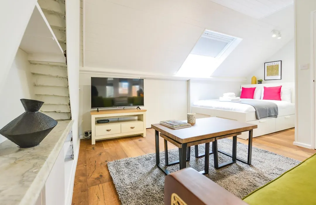 Split Level Studio At West Hampstead By Concept Apartments-1