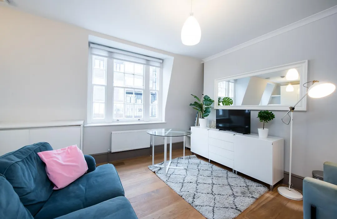 2Bed Cosy Flat In Vibrant Fitzrovia-1