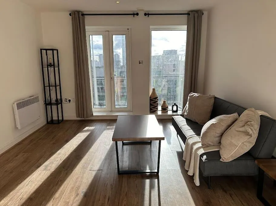 Stratford Apartment - Walk To Abba Voyage-1