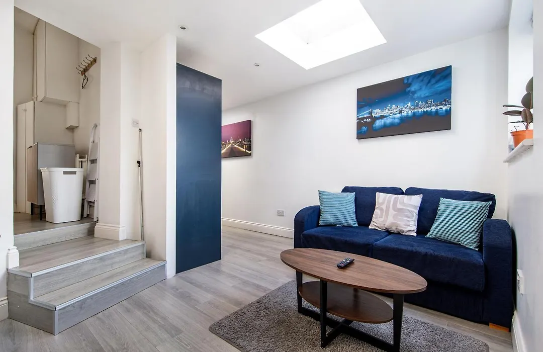 Cosy Underground Oasis: Central London Gateway-1